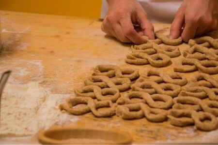ręczna produkcja Taralli